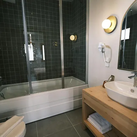 Nephos Hotel *