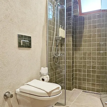 Nephos Hotel