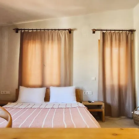 Nephos Hotel *