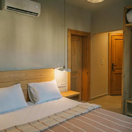 Nephos Hotel Side